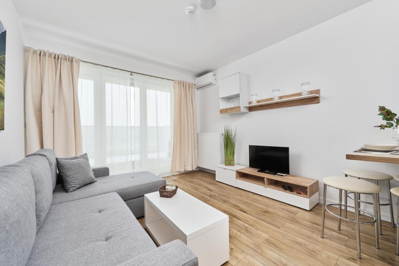 Apartment Krakowska 39 With Ac & Parking & Loggia Wroclaw By Noclegi Renters Extérieur photo
