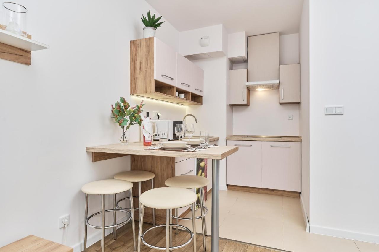 Apartment Krakowska 39 With Ac & Parking & Loggia Wroclaw By Noclegi Renters Extérieur photo