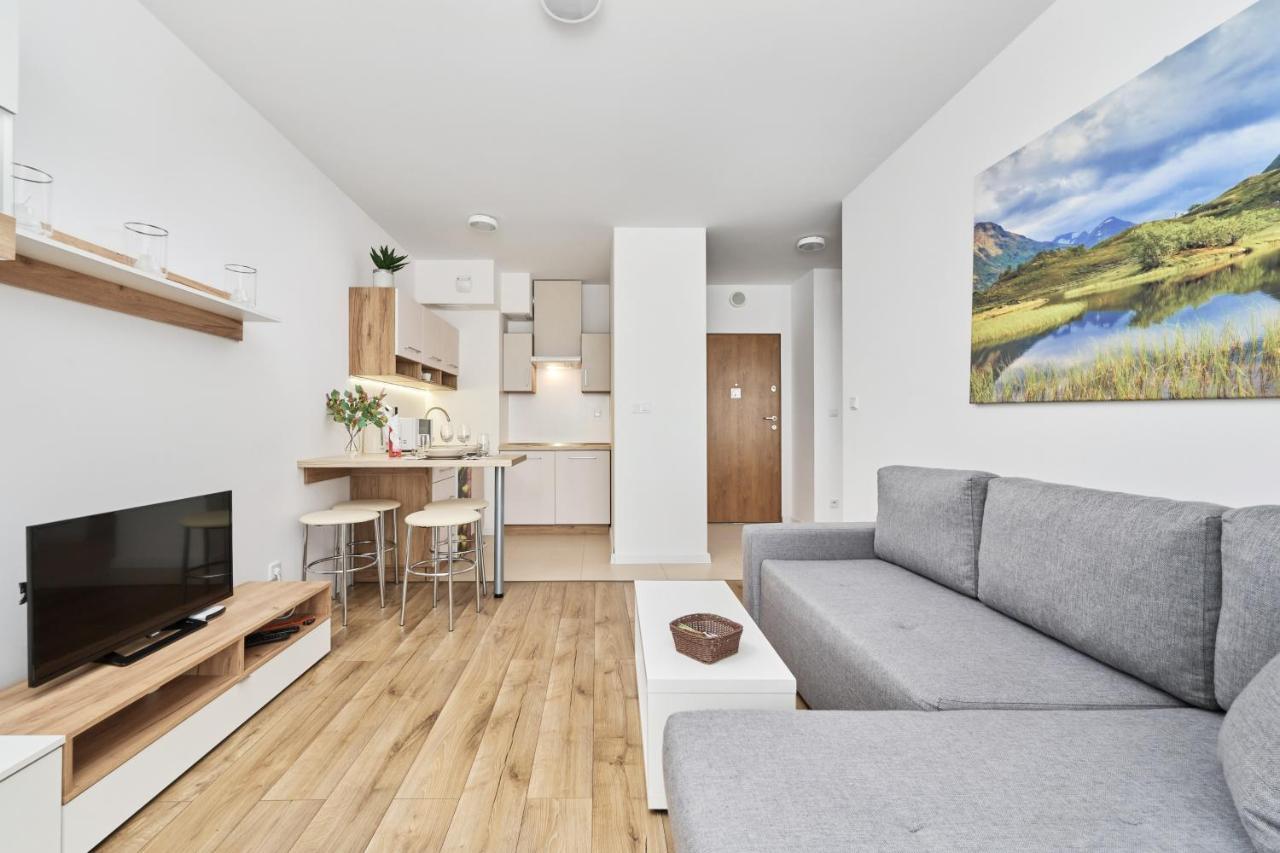 Apartment Krakowska 39 With Ac & Parking & Loggia Wroclaw By Noclegi Renters Extérieur photo