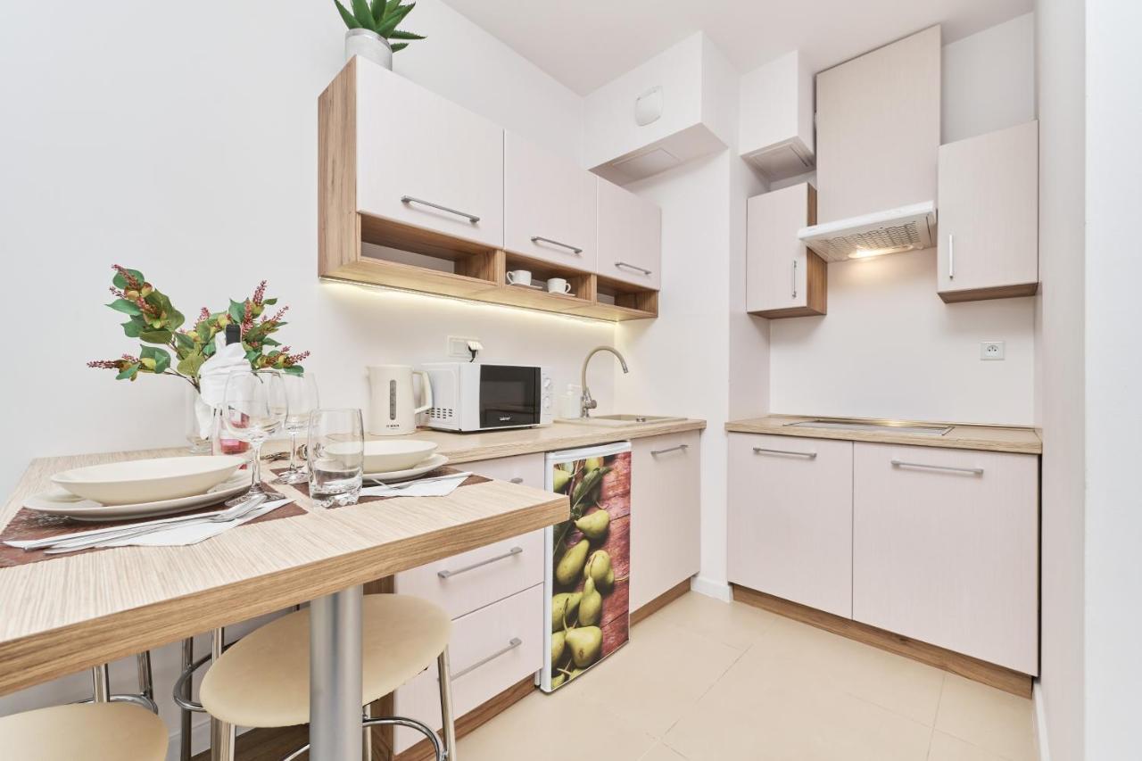 Apartment Krakowska 39 With Ac & Parking & Loggia Wroclaw By Noclegi Renters Extérieur photo